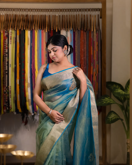 Crushed tissue saree