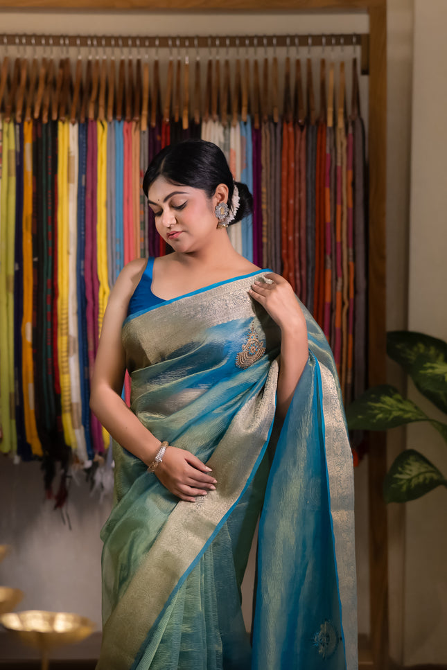 Crushed tissue saree