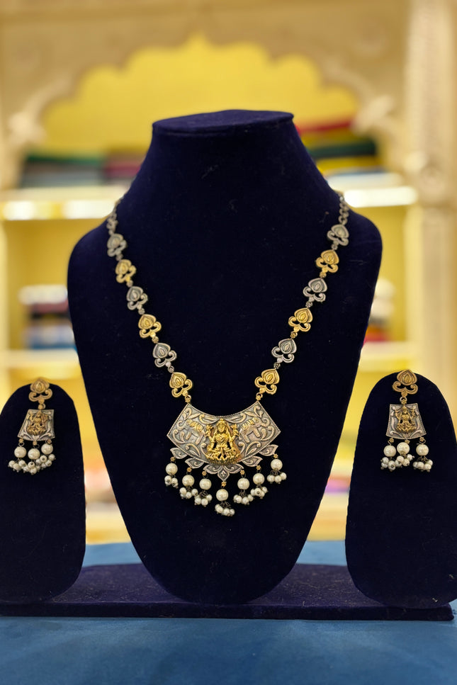 Silver replica dual toned Necklace Set